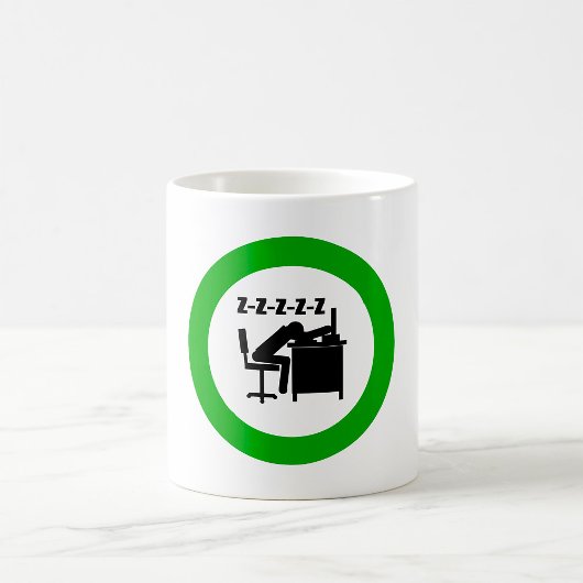 おもしろい会社員は机で寝ている コーヒーマグカップ