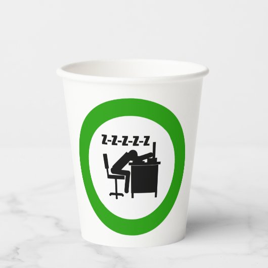 おもしろい会社員は机で寝ている 紙コップ (正面)