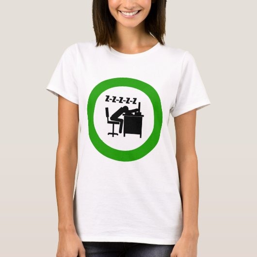 おもしろい会社員は机で寝ている Tシャツ (正面)