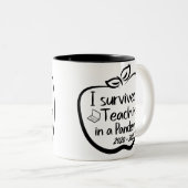 おもしろい先生の贈り物教え – 大流行の中 ツートーンマグカップ (正面右)