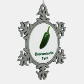 おもしろい及びぴりっとするハラペーニョのコショウ スノーフレークピューターオーナメント (左)