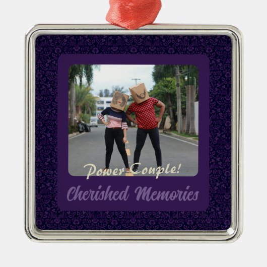 おもしろい夫パーソナライズされた紫への贈り物 メタルオーナメント (正面)