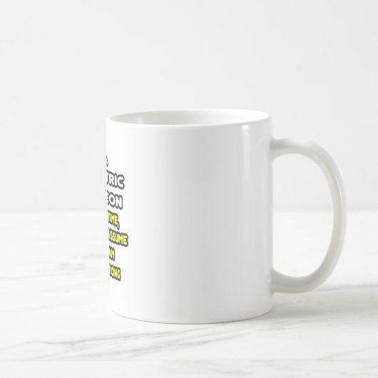 おもしろい小児外科医Tシャツとギフト コーヒーマグカップ (右)