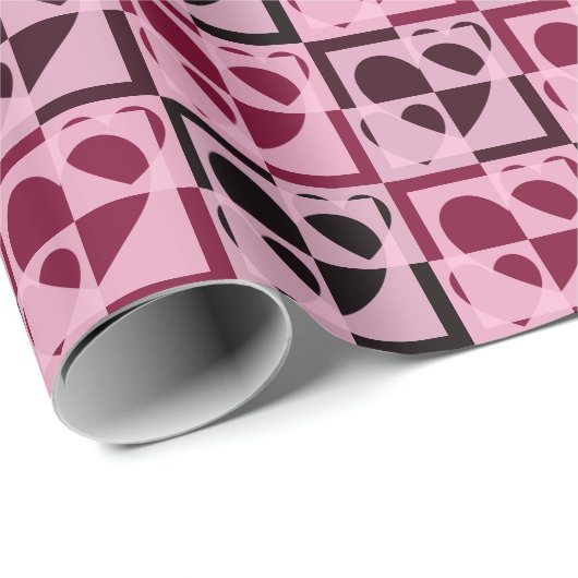 おもしろい市松模様にハートソフトピンクとワインレッド ラッピングペーパー (ロールコーナー)