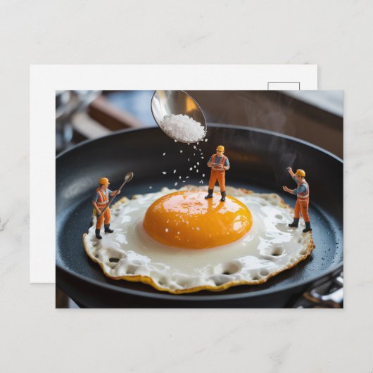 おもしろい建築作業者が卵を固定する注ぎ塩 ポストカード (正面/裏面)