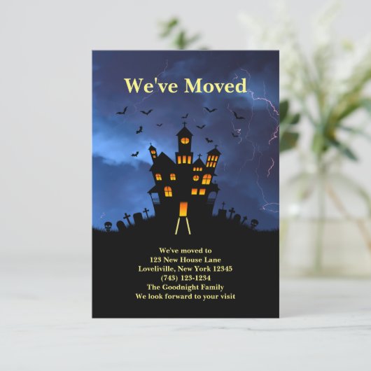 おもしろい引っ越しましたブ不気味ラック幽霊のよく出るハウス エンクロージャーカード (スタンド正面)