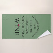 おもしろい引用文の有名なワインのドリンカースローガン バスタオル (バスタオル)