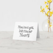 おもしろい引用文:ママは君を愛してる。 カード (黄色い花)