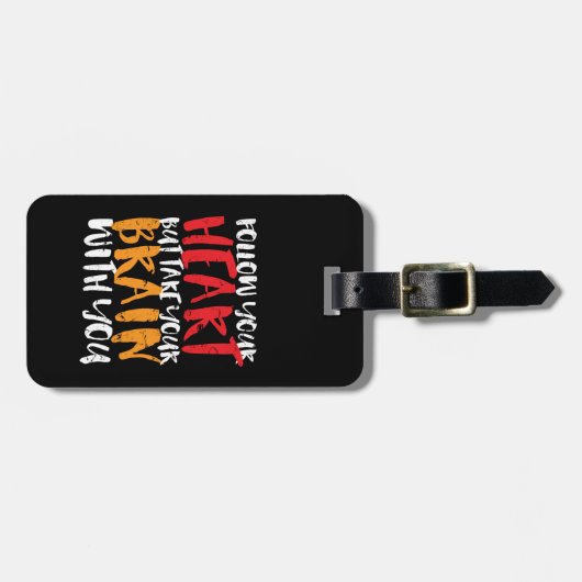 おもしろい感動的後を追ハート ラゲッジタグ (正面横)