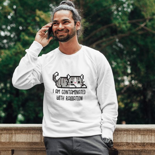 「おもしろい放射能で汚染された」猫ミーム Tシャツ