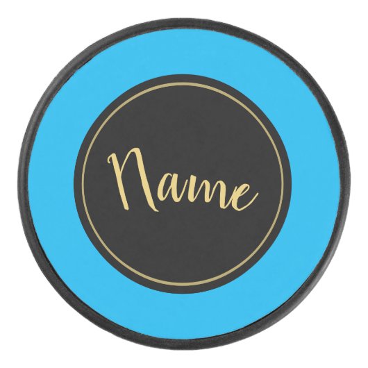 おもしろい文字ブラックラウンドセンタースカイブルーストライプリム アイスホッケーパック (正面)