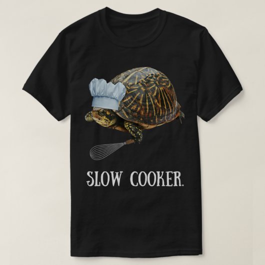 おもしろい料理TSlowクッカー亀ティー Tシャツ (デザイン正面)