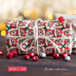 おもしろい日本のChin Christmas Pattern ラッピングペーパー<br><div class="desc">おもしろい日本のChin Christmas Patternは、赤いサ日本のンタの帽子と赤いクリスマススカーフを持つChinの水色を特徴としている。おもしろいデザイン愛犬家!</div>
