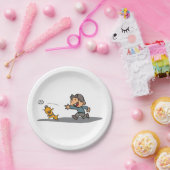 おもしろい漫画の少年と遊犬のフェッチ ペーパープレート (パーティー)