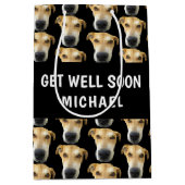 おもしろい犬が早く元気にパーソナライズされたなる ミディアムペーパーバッグ (正面)