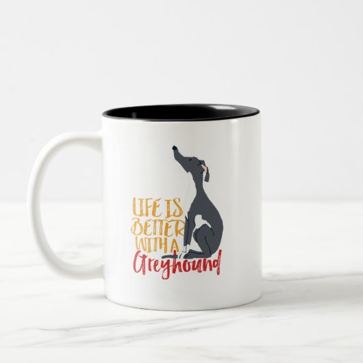 おもしろい犬の恋人の生活はグレイハウンドで良い ツートーンマグカップ (左)