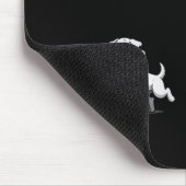 おもしろい犬を追不気味いかけるユーモアのハロウィーンのスケルトン マウスパッド (コーナー)