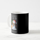 おもしろい犬ピーズオン雪だるま醜いクリスマスセーターX コーヒーマグカップ (正面左)