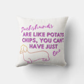 おもしろい犬引用文:ダックスフントとポテトチップス クッション (裏面)