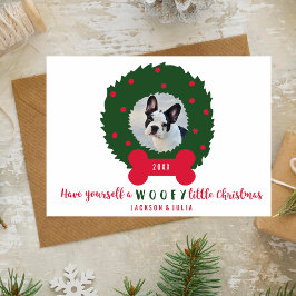 おもしろい犬恋人のクリスマスリースと犬の写真 シーズンカード