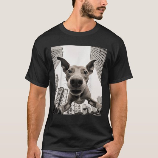 おもしろい犬自撮りTシャツ Tシャツ (正面)