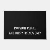 おもしろい犬 |親しい人と毛皮の友人のみ ドアマット (正面)