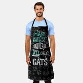 おもしろい猫好きのメッセージ エプロン (着用した状態)