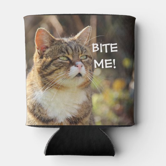 おもしろい生意気な猫にかみつく 缶クーラー (裏面)