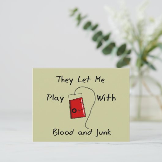 おもしろい看護学生の贈り物「血液とジャンク」 ポストカード (スタンド正面)
