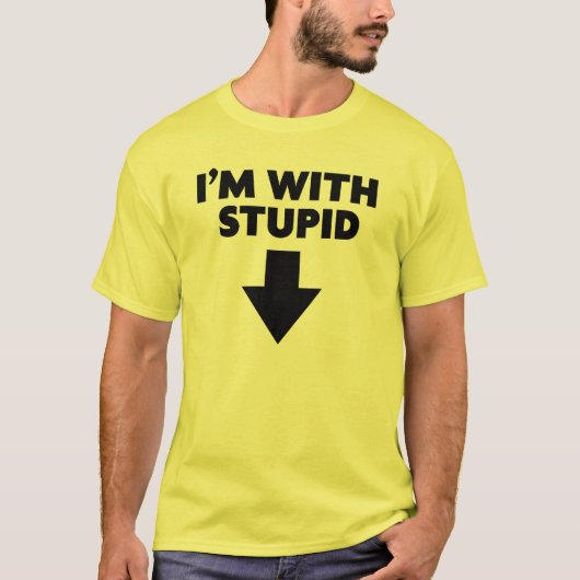 "おもしろい私は愚かな"人のTシャツとあります Tシャツ (正面)
