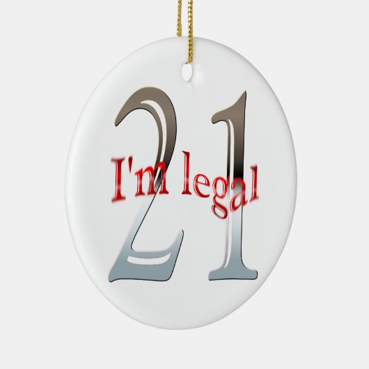 おもしろい私は法的第21誕生日のクリスマスのオーナメントです セラミックオーナメント (右)
