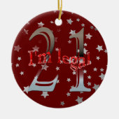 おもしろい私は法的第21誕生日の星の赤のクリスマスです セラミックオーナメント (正面)