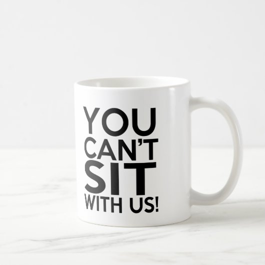 おもしろい私達とマグを坐らせることができません マグカップ (右)