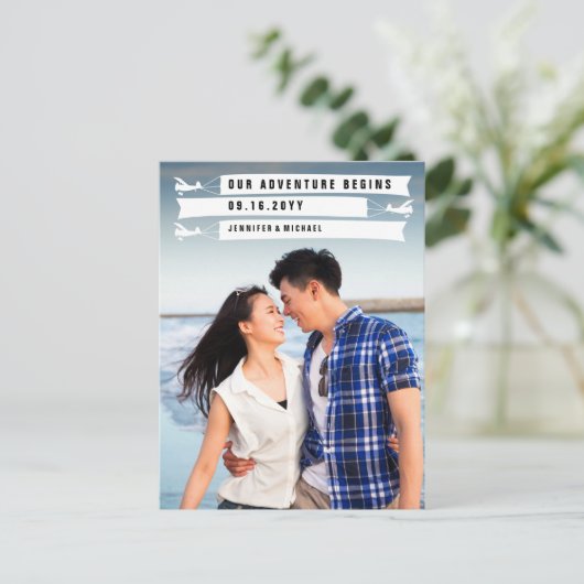 おもしろい私達の冒険は写真の結婚式を始めます 案内ポストカード (スタンド正面)