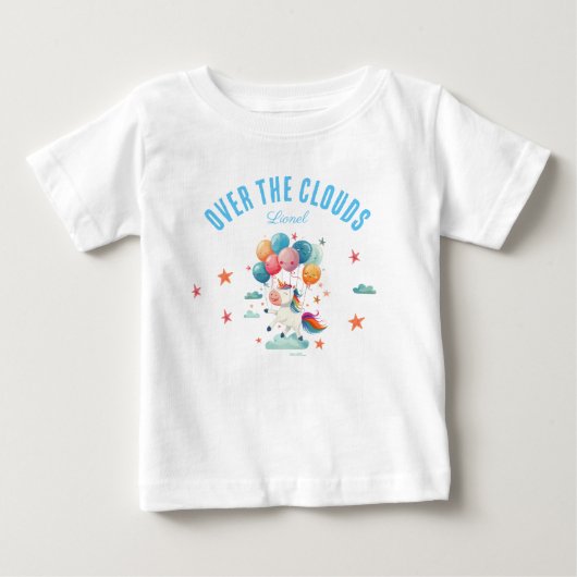 おもしろい空飛ぶユニコーンの虹色1歳誕生日 ベビーTシャツ (正面)