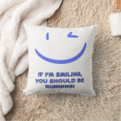 「おもしろい笑いながら笑え走る引用文 クッション (ブランケット)