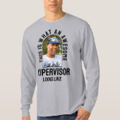 おもしろい素晴らし監督者が写真協力者に見える Tシャツ (正面)