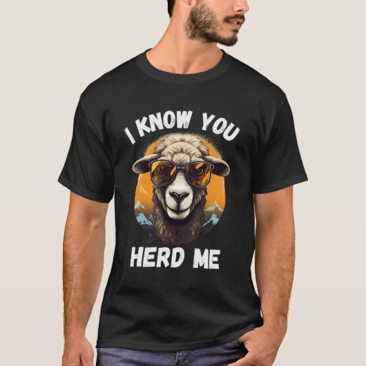おもしろい羊Tシャツ羊の愛 Tシャツ (正面)