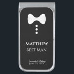 おもしろい花婿介添人ホワイトタイタキシード結婚式の引き出物 シルバー マネークリップ<br><div class="desc">これらのおもしろいマネークリップは、あなたの花婿介添人のためのギフトまたは好意として設計されている。黒い背景に3つの白いボタンが付いた白い弓タイのおもしろいデザインで、タキシードに似ている。文字読は「花婿介添人」と彼の名前を入力する場所と彼のカップルの名結婚前と日付結婚を持つ。彼素晴らしに感謝していは結婚披露宴のメンバーとして。</div>
