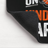 おもしろい試合幼稚園バスケットボール初日 マウスパッド (コーナー)