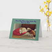 おもしろい誕生日カードビッグドッグインリトルドッグベッド カード (黄色い花)