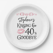 おもしろい誕生日キスをするA Decade Goodbyeカスタム ペーパープレート (正面)