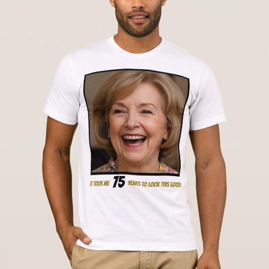 おもしろい誕生日クルーの写真年齢おもしろい笑わされる Tシャツ (正面)