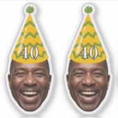 おもしろい誕生日顔とパーティーハットとカスタム年齢 シール (正面)