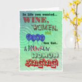 おもしろい誕生日、ワインの女性とソングカード カード (黄色い花)