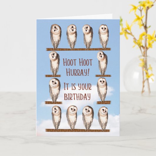 おもしろい誕生日、奇妙なフクロウ カード (黄色い花)