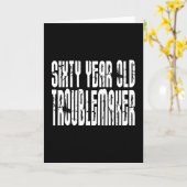 おもしろい誕生日:60歳のトラブルメーカー カード (黄色い花)
