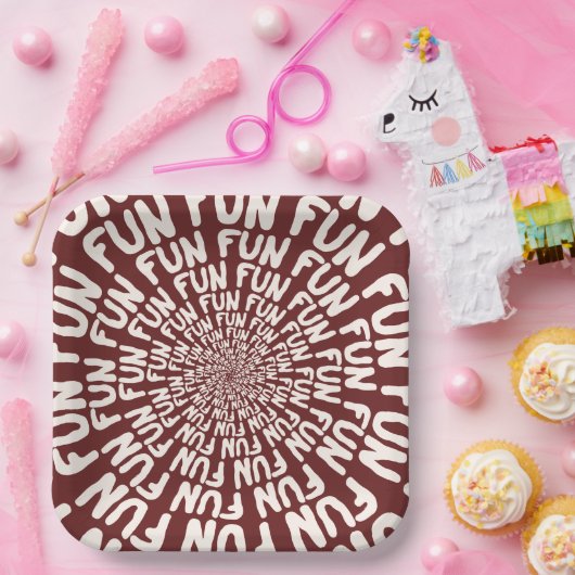 おもしろい語繰り返しスパイラルクリームバーガンディーレッド紙 ペーパープレート (パーティー)