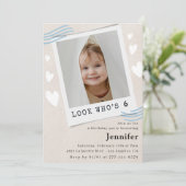 おもしろい誰が6歳の誕生日招待状を回しているの 招待状 (スタンド正面)