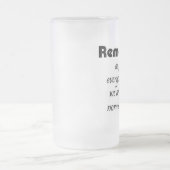 おもしろい諺ビアスティーンマグ家族ギフトアイディア フロストグラスビールジョッキ (中央)